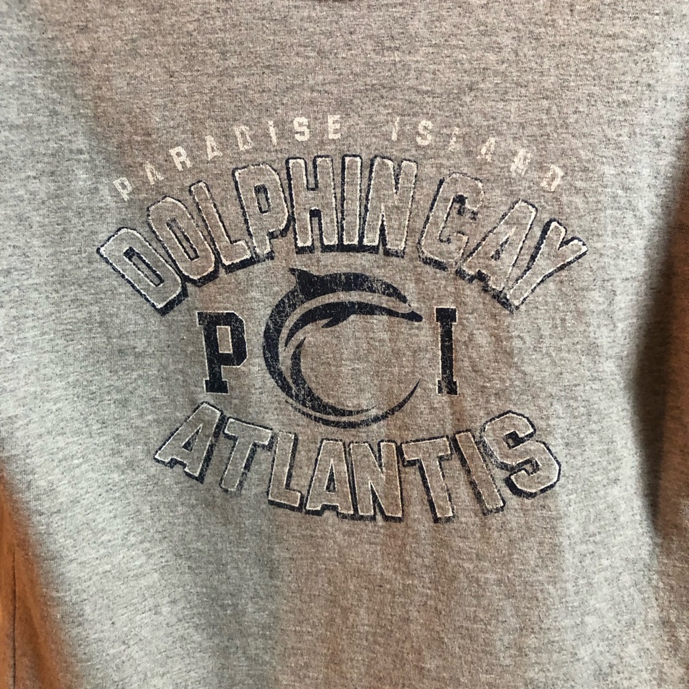 Atlantis Paradise Island Dolphin Cay t-shirt, Boys size M (8-10) - Picture 2 of 4